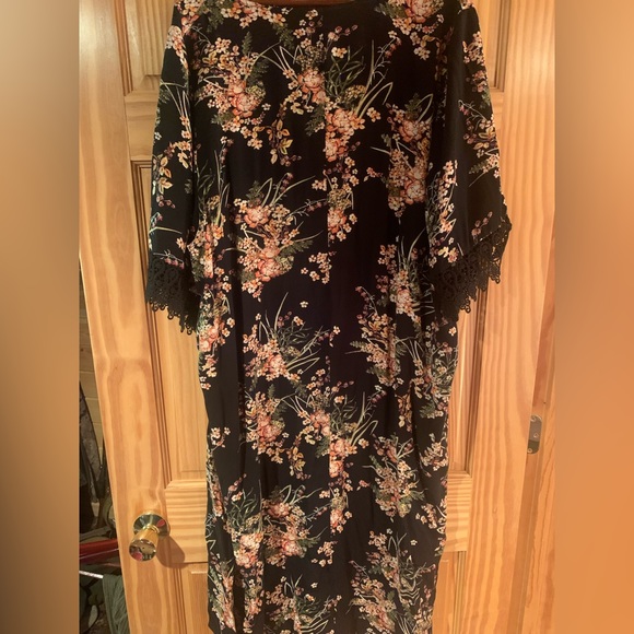 Floral kimono - Picture 4 of 4